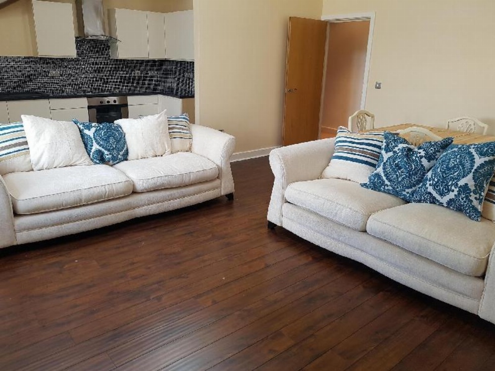 Ashgrove Court Penthouse's by Cardiff Holiday Homes Image 11