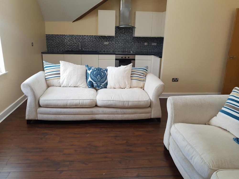 Ashgrove Court Penthouse's by Cardiff Holiday Homes Image 17